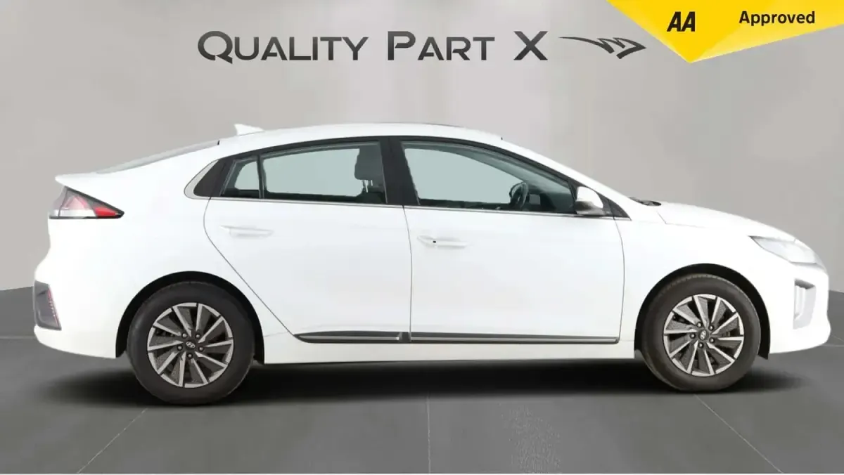 Usado Hyundai Ioniq Premium 100 kW (136 CV) 2022 Blanco Utilitario