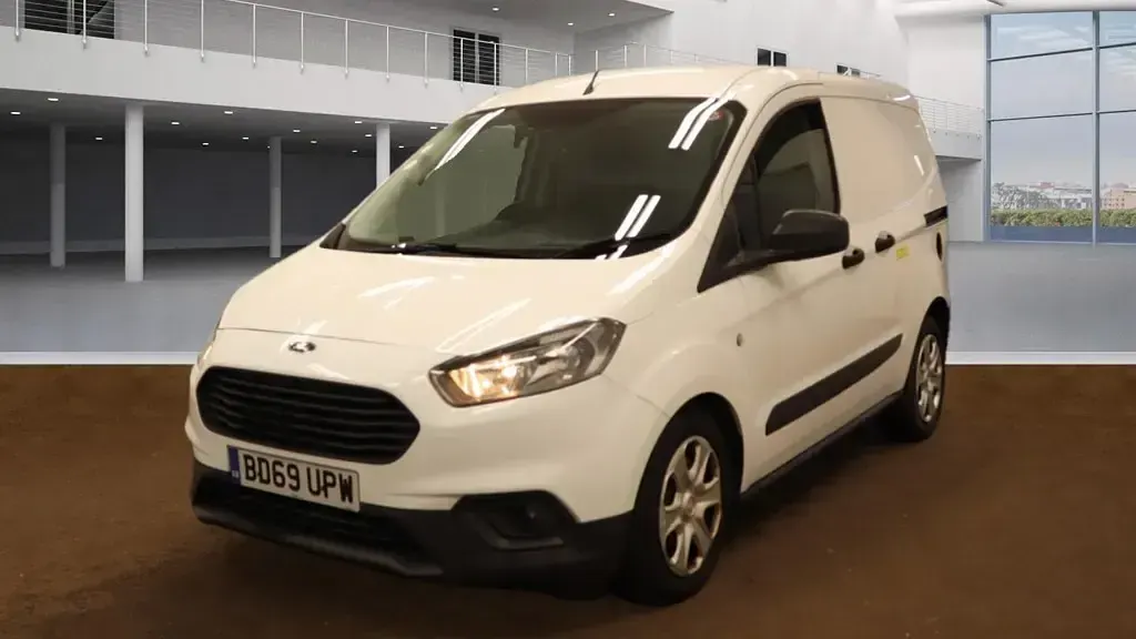 Used Ford Transit Courier Trend 2020 Frozen white Van
