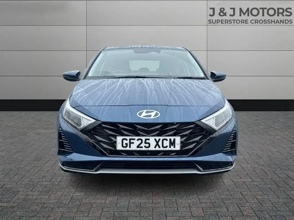 Used Hyundai i20 Advanced 100 HP (73 kW) 2025 Blue Hatchback
