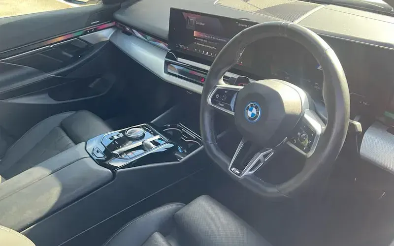 Used BMW i5 M Sport 250 kW (340 HP) 2024 White Sedan