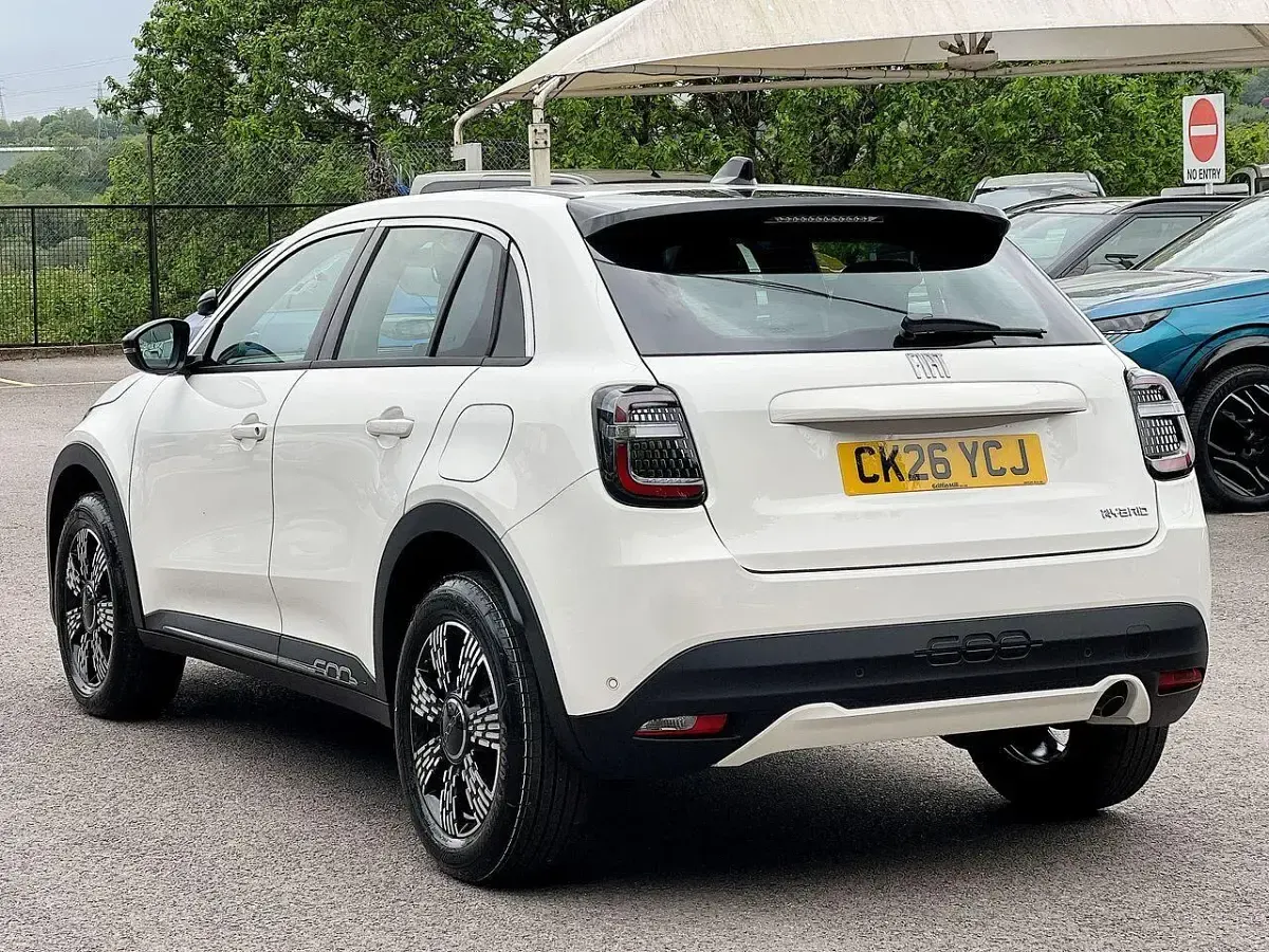 Nowe Fiat 600 S 99 KM (72 kW) 2026 Biały SUV