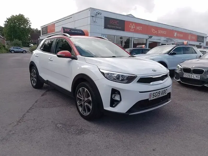 Used Kia Stonic 118 HP (86 kW) 2019 White SUV