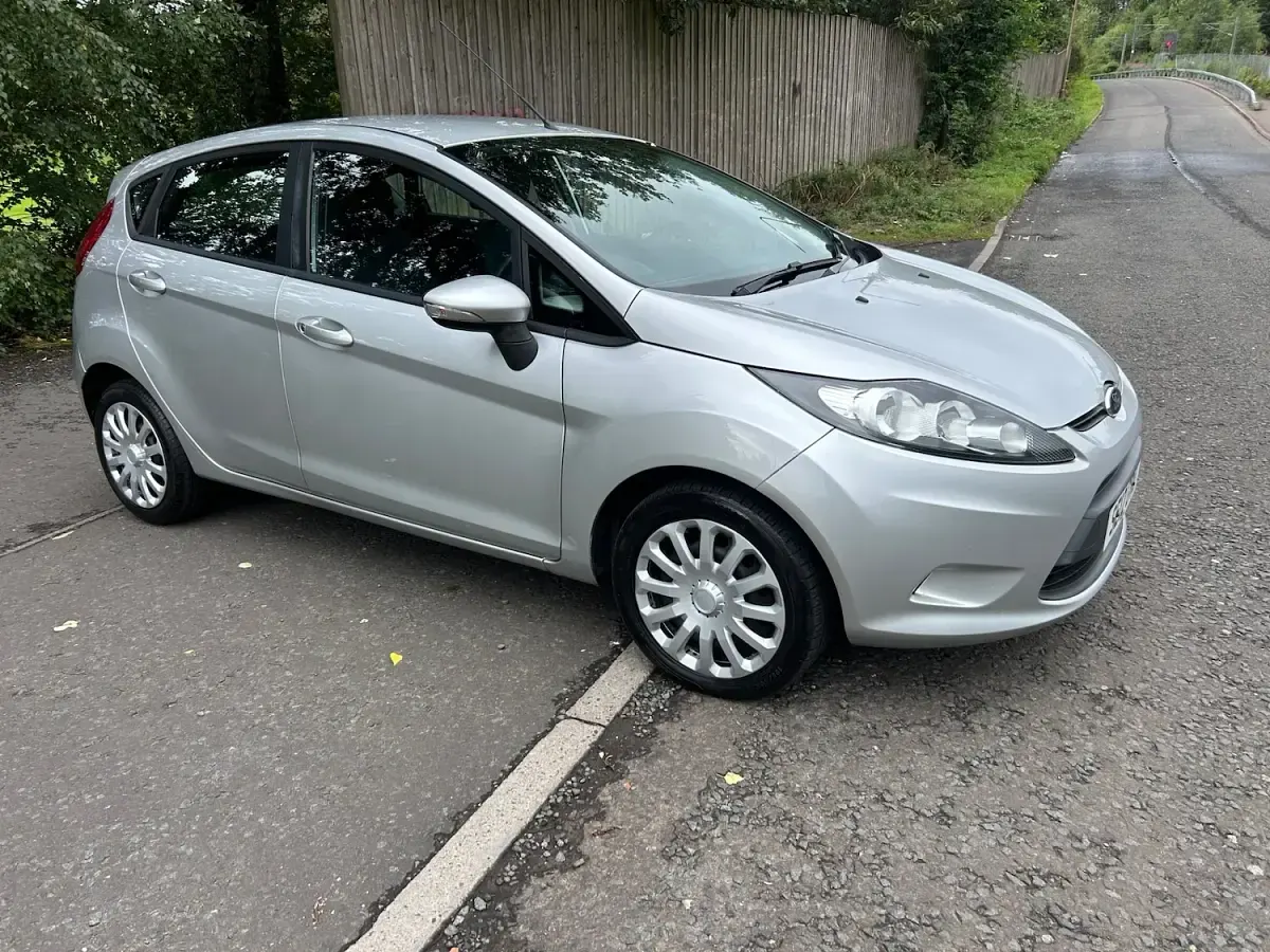 Used Ford Fiesta 82 HP (60 kW) 2012 Silver Hatchback