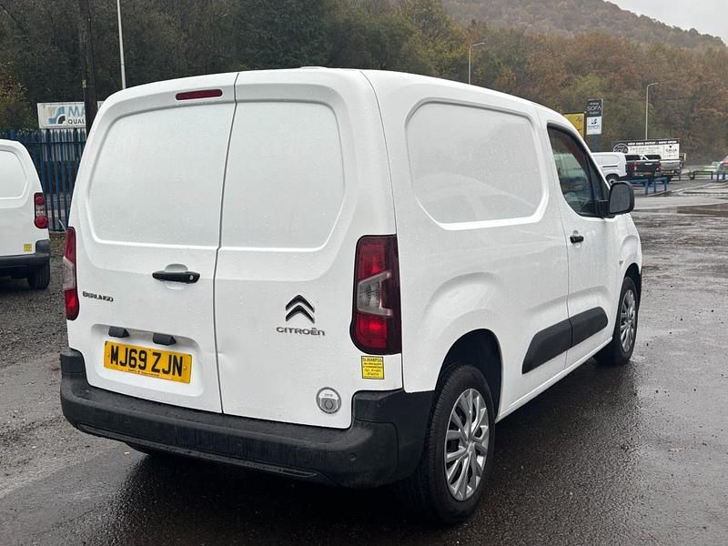 Used Citroën Berlingo 100 HP (73 kW) 2019 White MPV