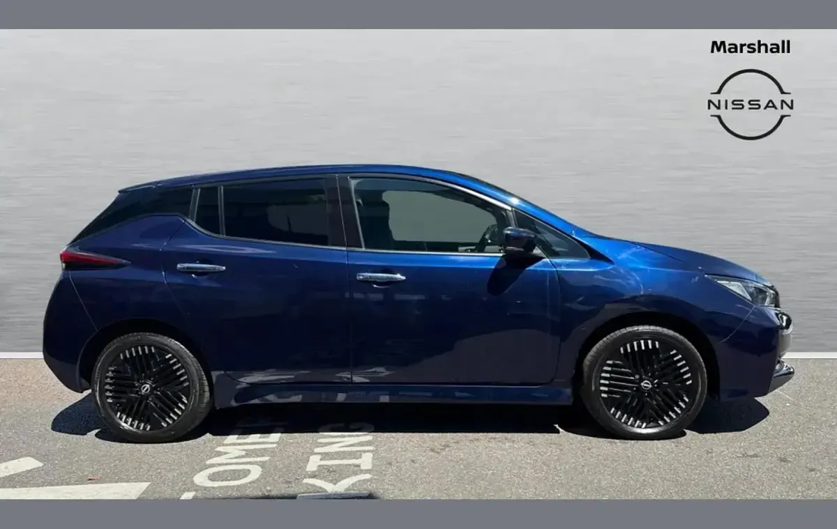 Used Nissan Leaf N-Connecta 160 kW (218 HP) 2023 Blue Hatchback
