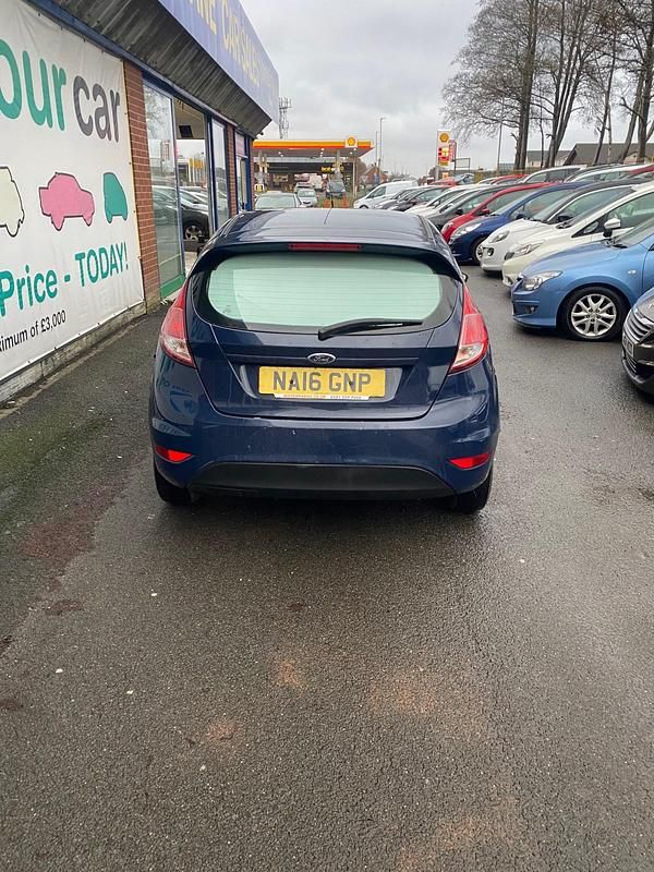 Used Ford Fiesta 75 HP (55 kW) 2016 Blue Van