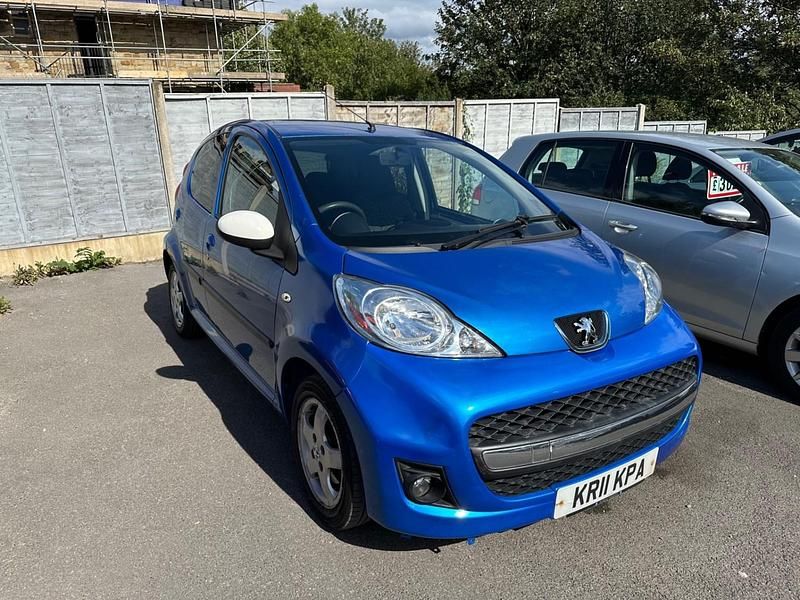Used Peugeot 107 Sportium 68 HP (50 kW) 2011 Blue Hatchback
