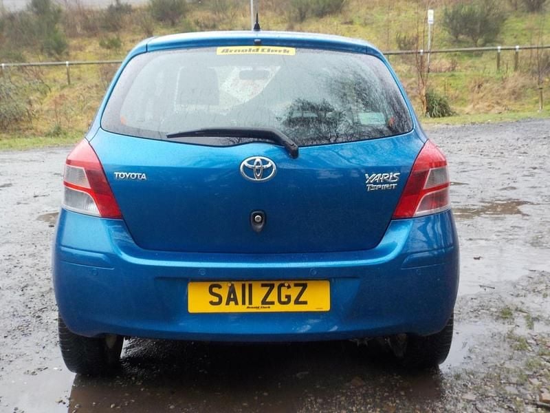Used Toyota Yaris 2011 Blue Hatchback