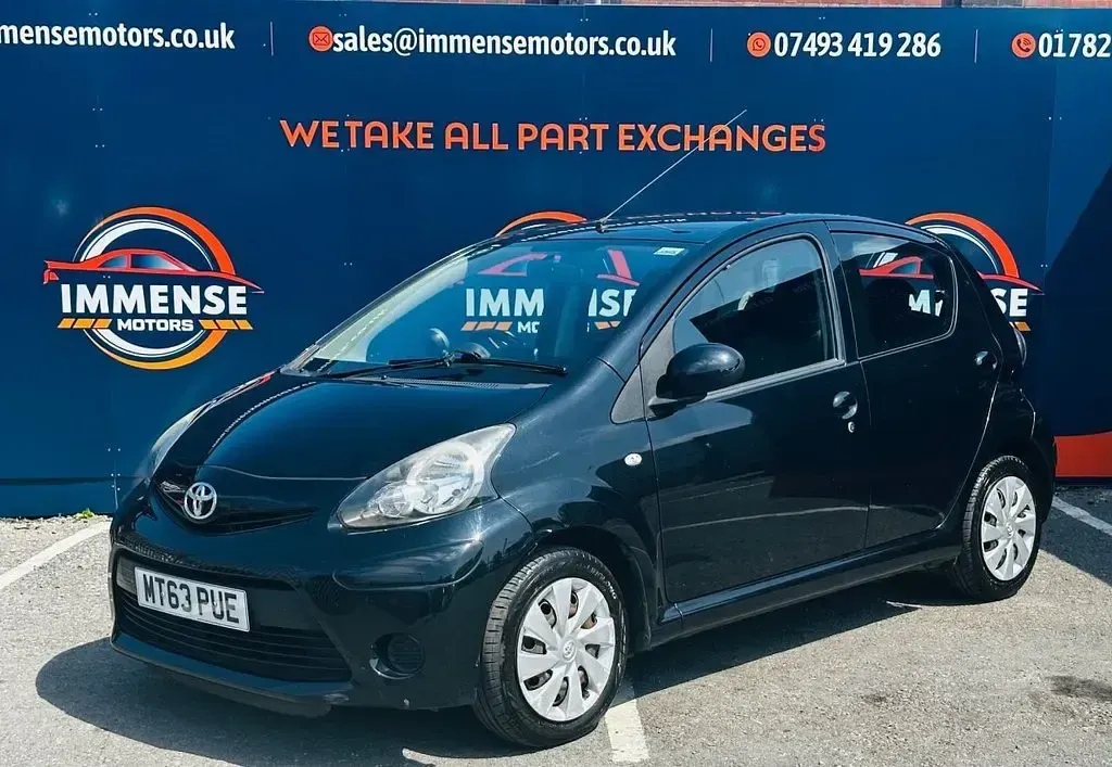 Used Toyota Aygo 68 HP (50 kW) 2013 Black Hatchback