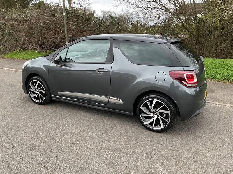 Usado Citroën DS3 PureTech 2015 Cinzento Citadino