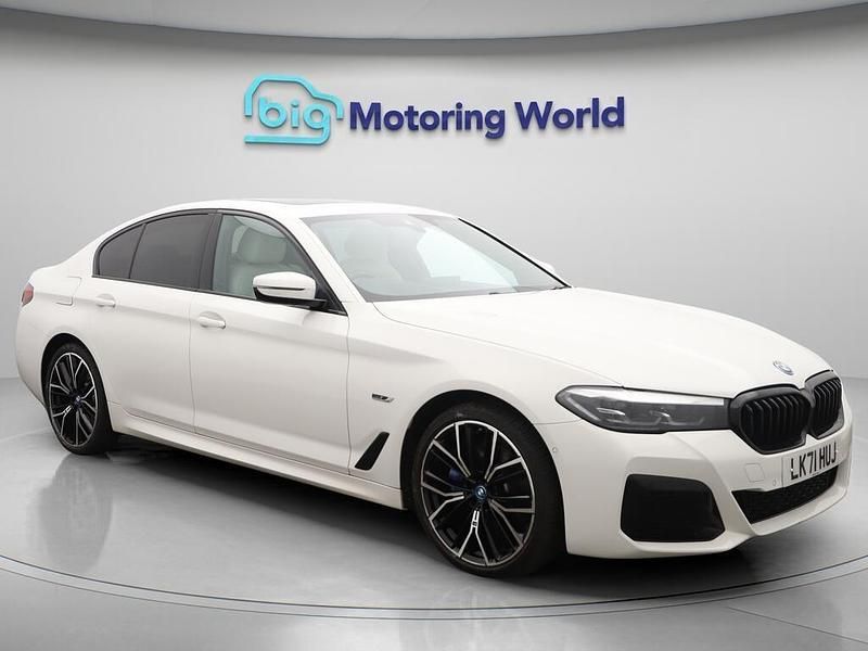 White Used 2021 BMW 530e M Sport Sedan | £30,800 (Expensive) - Image 1/4