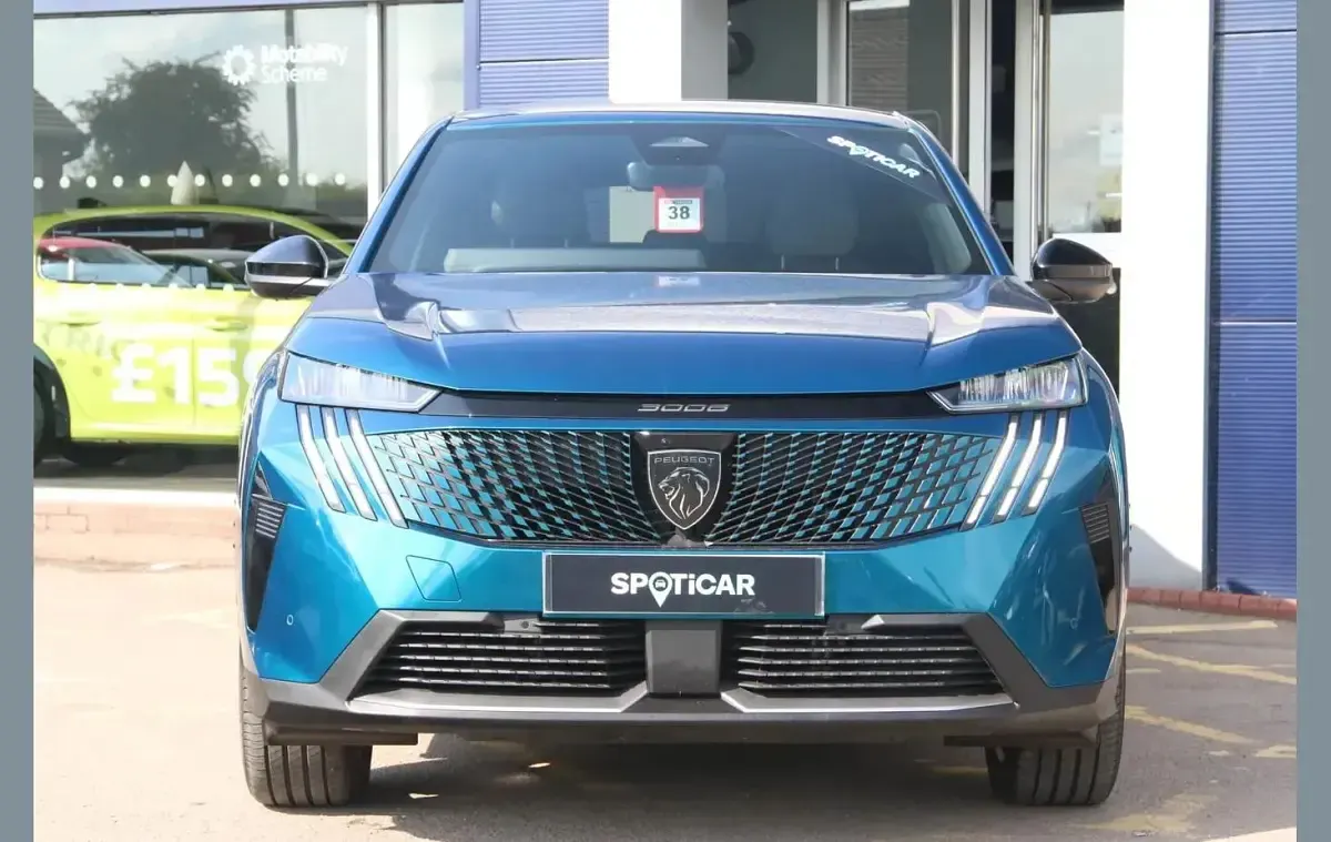 Second-hand Peugeot 3008 Allure 134 CP (98 kW) 2025 Albastru SUV