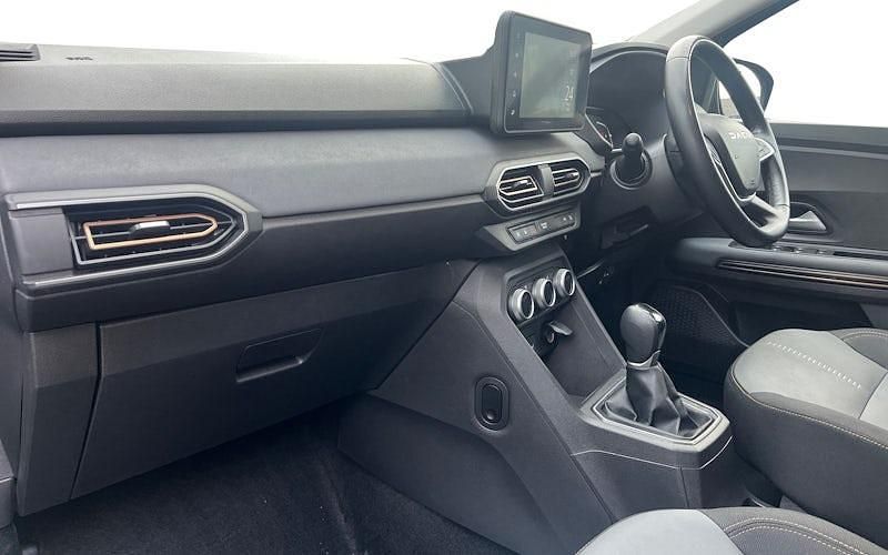 Used Dacia Jogger Extreme 141 HP (103 kW) 2025 MPV