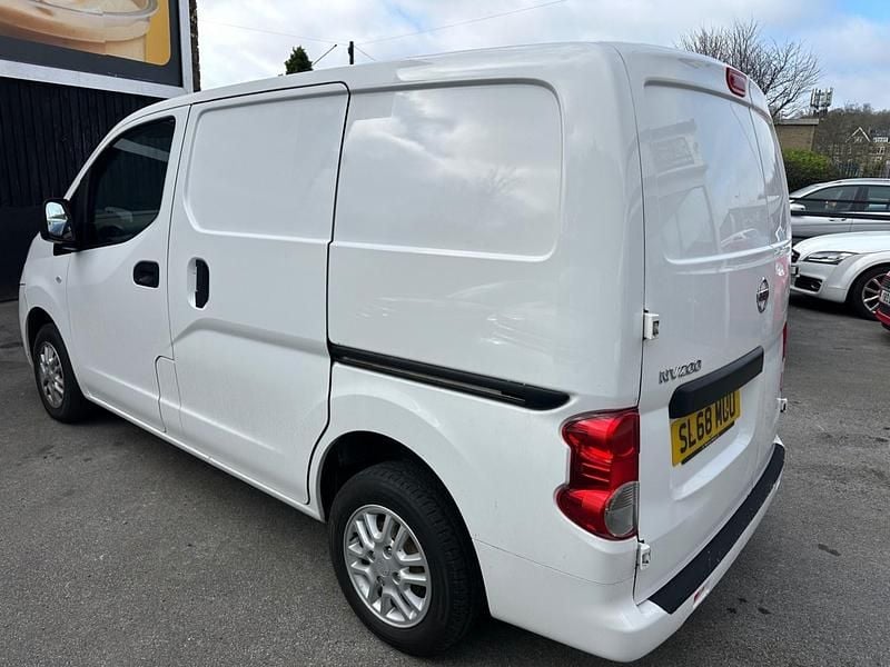 Used Nissan NV200 Tekna 2018 White MPV