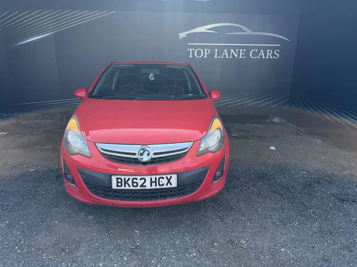 Used Vauxhall Corsa SRi 100 HP (73 kW) 2012 Red Hatchback