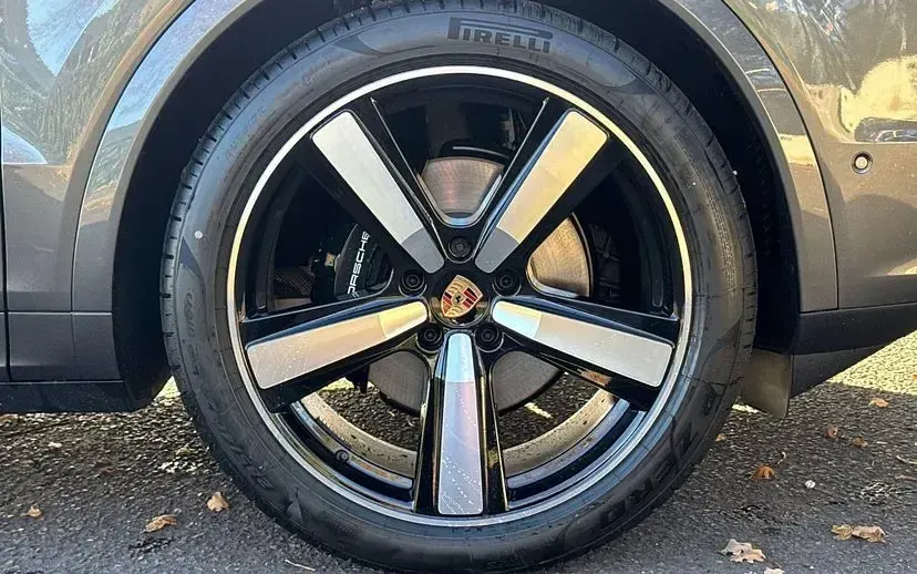 New Porsche Cayenne Black Edition 348 HP (255 kW) 2026 Quarzite grey SUV