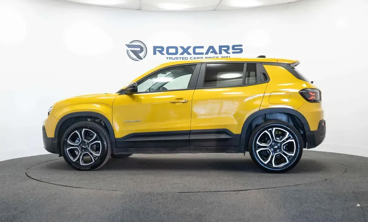 Used Jeep Avenger Summit 100 HP (73 kW) 2025 Yellow SUV