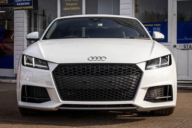 Begagnad Audi TT S-Line 230 HK (169 kW) 2015 Vit Sportkupé