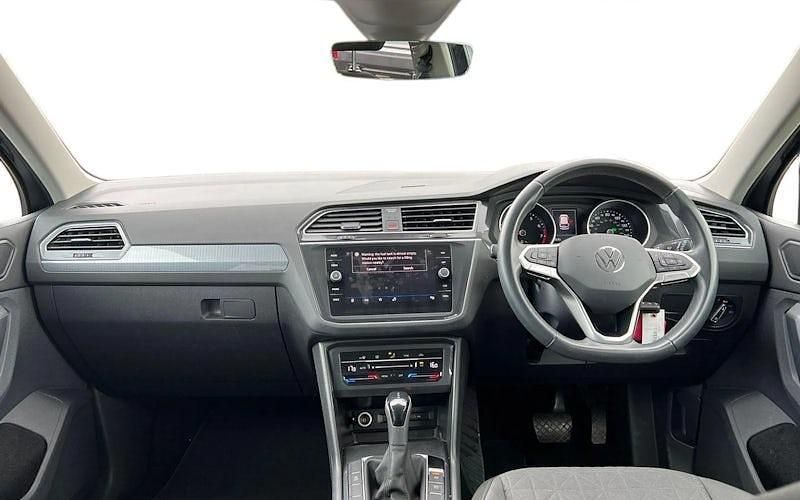 Usado VW Tiguan Life 150 CV (110 kW) 2022 Gris SUV