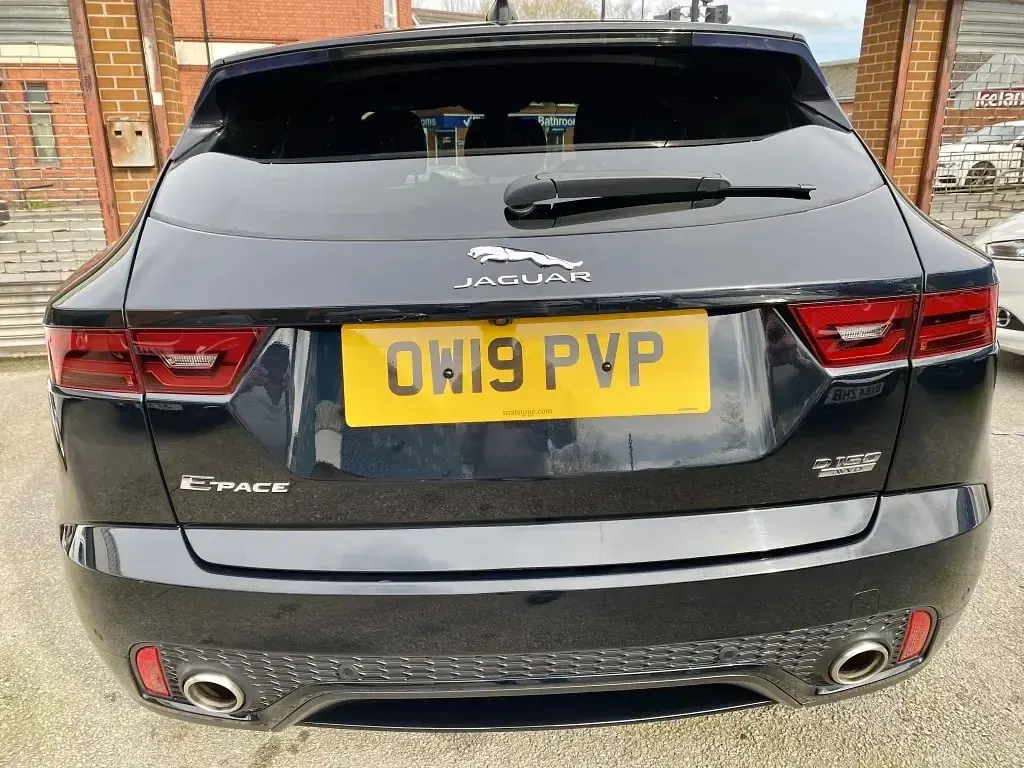 Używany Jaguar E-Pace R-Dynamic 150 KM (110 kW) 2019 Czarny SUV