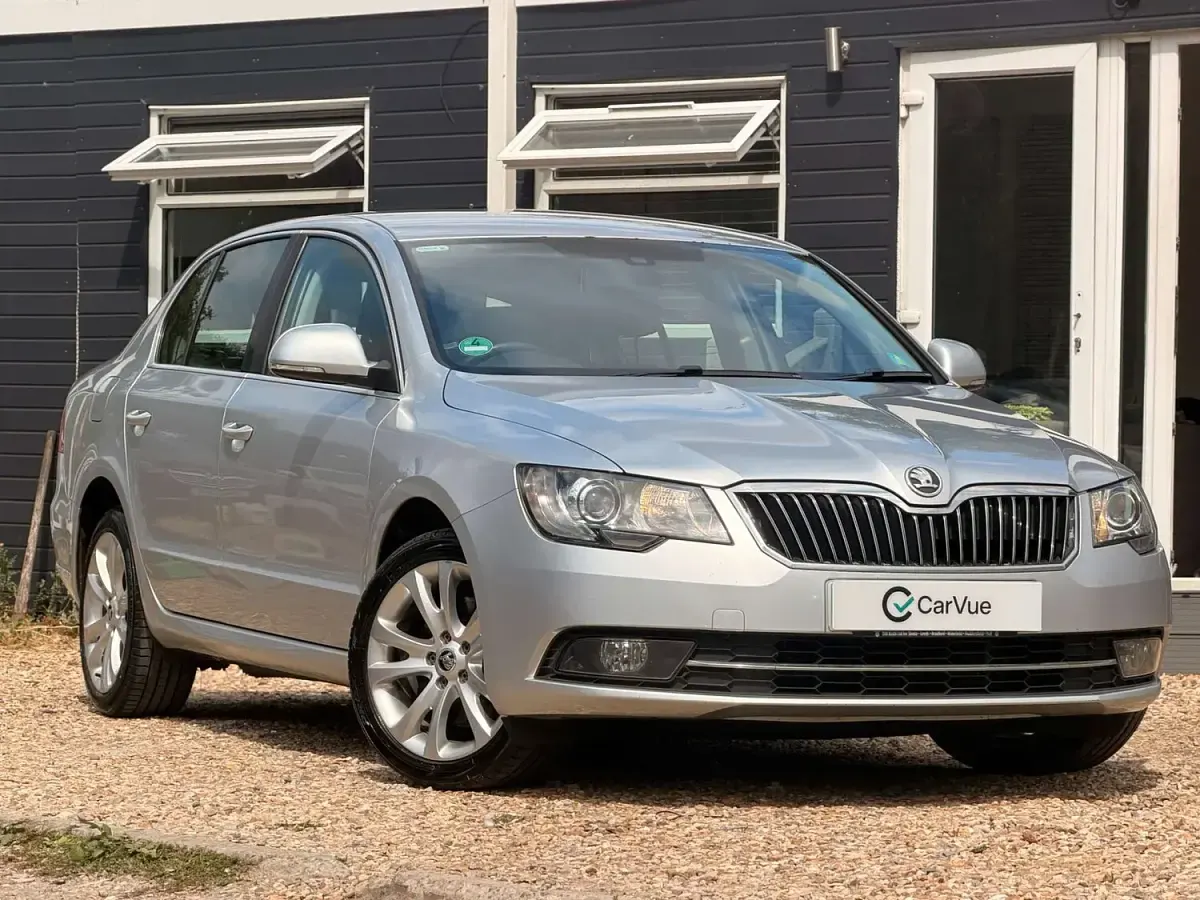 Used Skoda Superb SE 140 HP (102 kW) 2014 Silver Hatchback