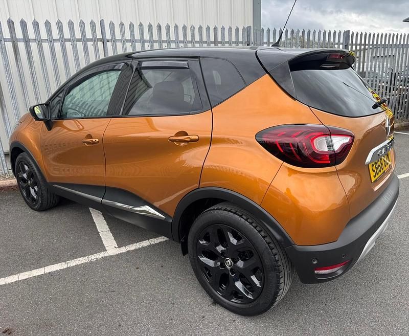 Second-hand Renault Captur GT-Line 90 CP (66 kW) 2018 Portocaliu SUV