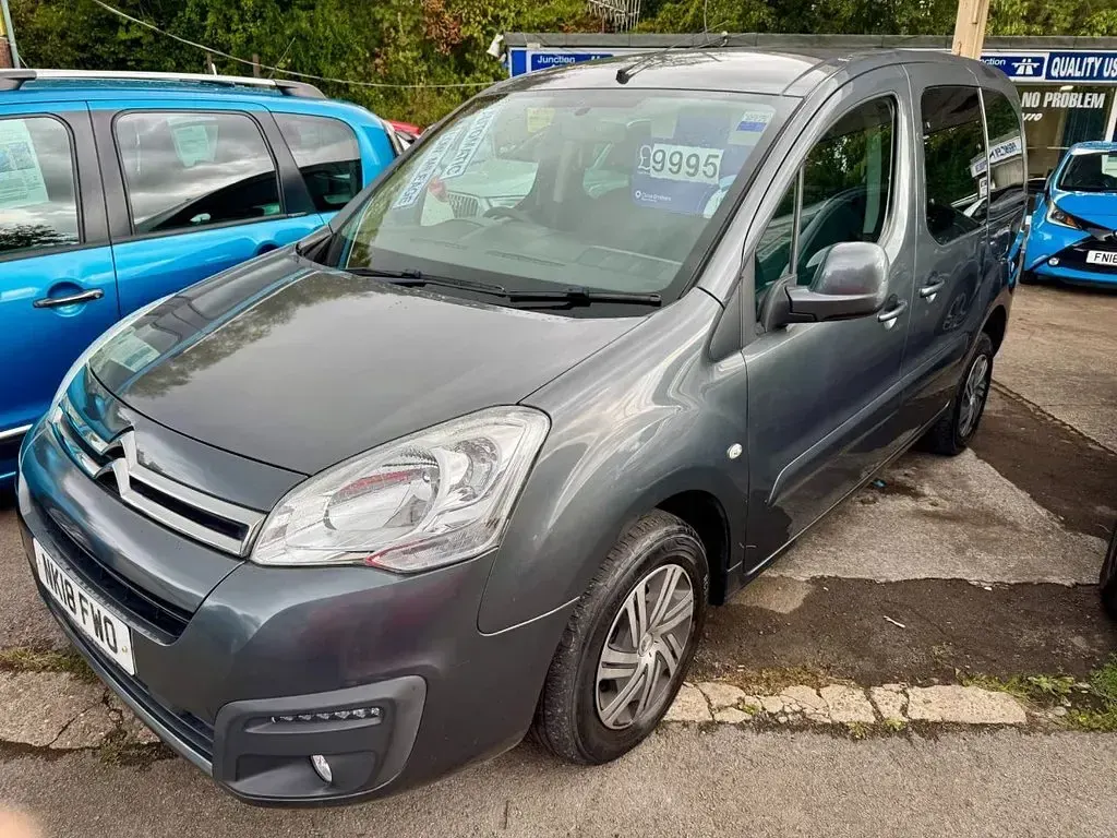 Used Citroën Berlingo Feel 99 HP (72 kW) 2018 Grey MPV