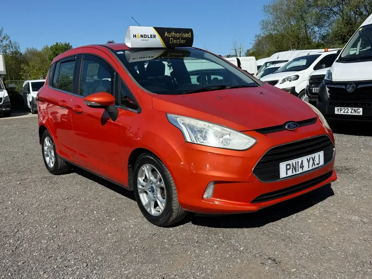 Usado Ford B-MAX Zetec 2014 Dourado Monovolume