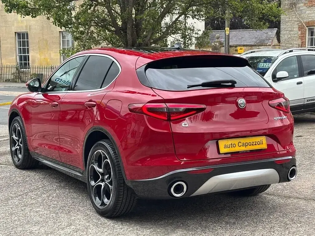 Used Alfa Romeo Stelvio Lusso 200 HP (147 kW) 2021 Red SUV