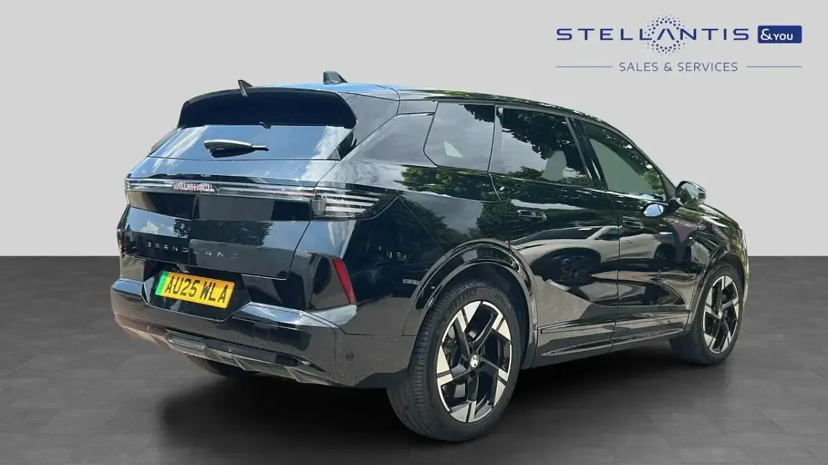 Used Vauxhall Grandland Ultimate 154 kW (210 HP) 2025 Black SUV