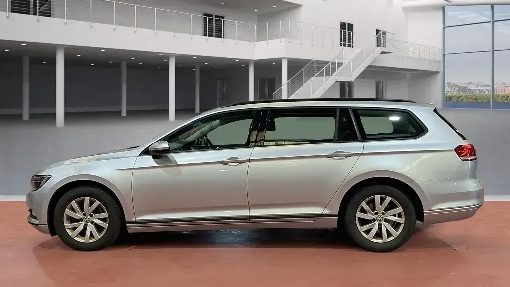 Begagnad VW Passat S 150 HK (110 kW) 2019 Silver Kombi