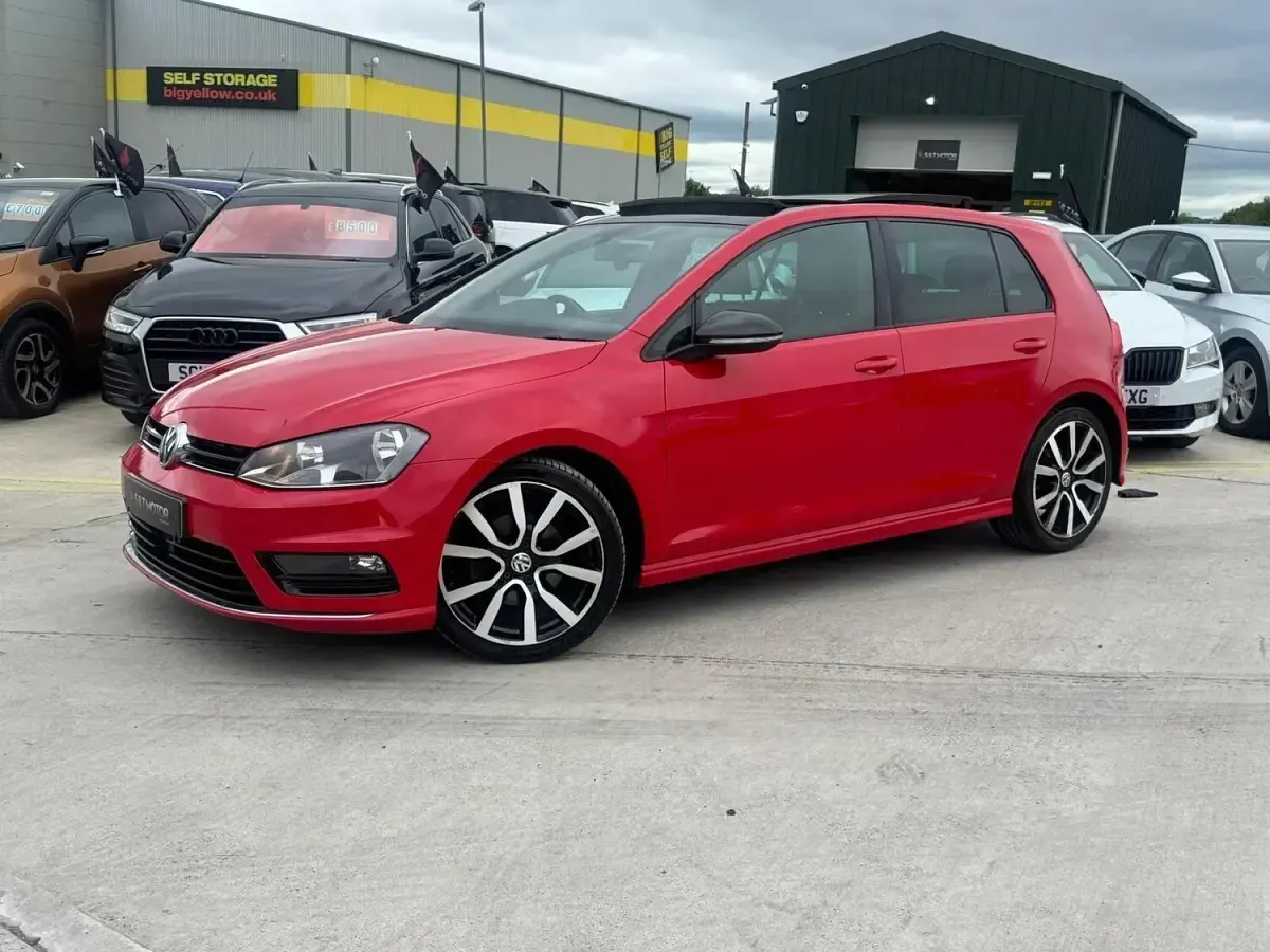 Used VW Golf VII R-line Edition 2016 Red Hatchback