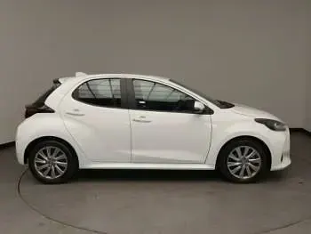 Used Toyota Yaris Hybrid 116 HP (85 kW) 2023 White Hatchback