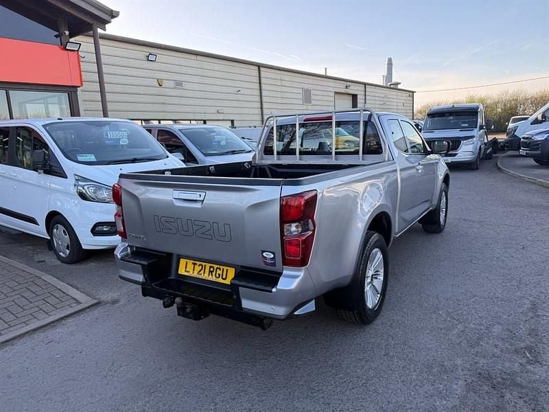 Used Isuzu D-Max 163 HP (119 kW) 2021 Silver Pickup