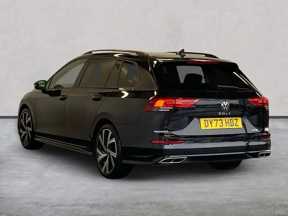Used VW Golf VIII R-line 150 HP (110 kW) 2023 Black Estate