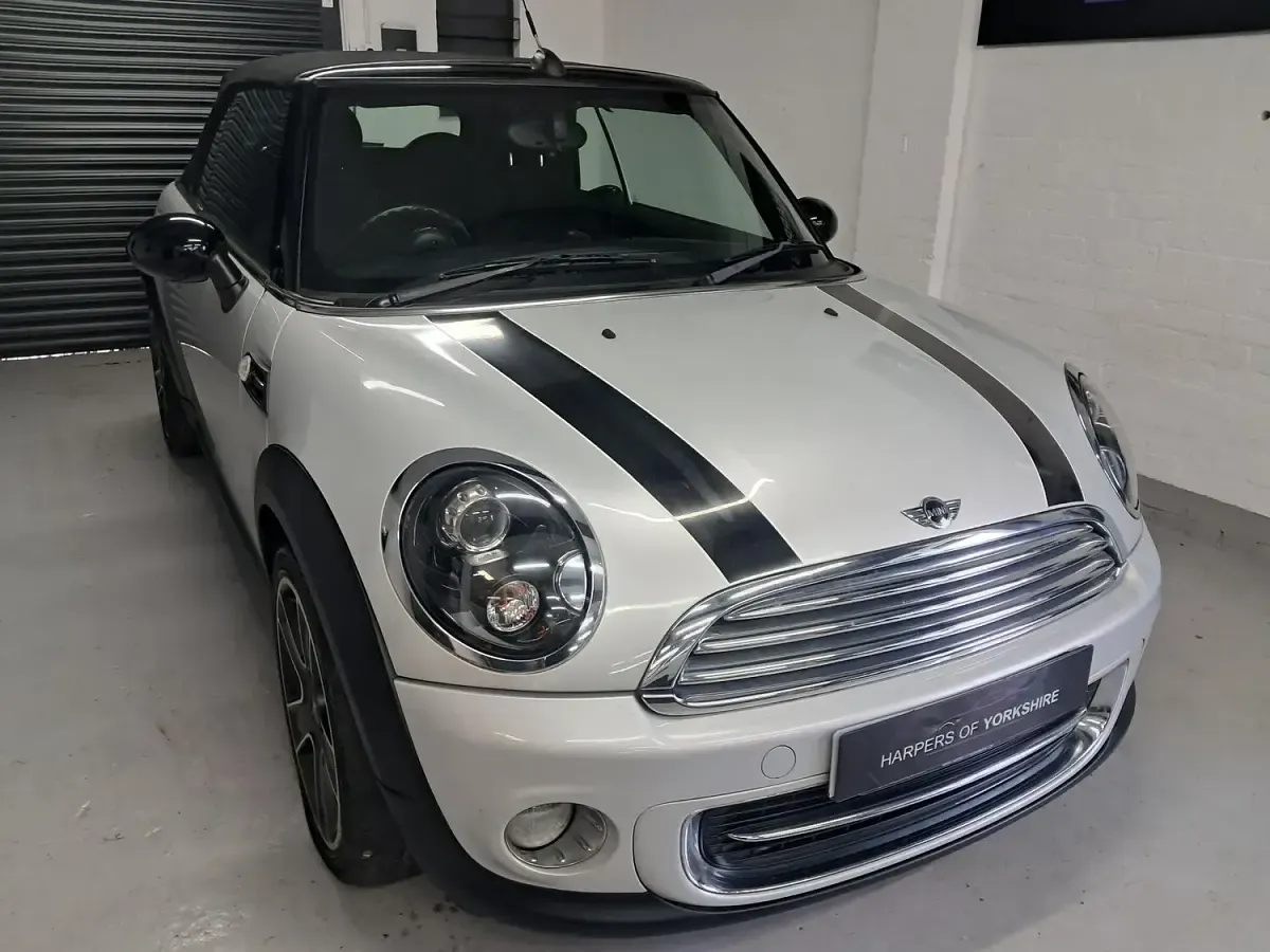 Used Mini Cooper Cabriolet 122 HP (89 kW) 2011 Silver Cabriolet