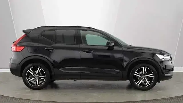 Used Volvo XC40 R-Design 161 HP (118 kW) 2022 SUV