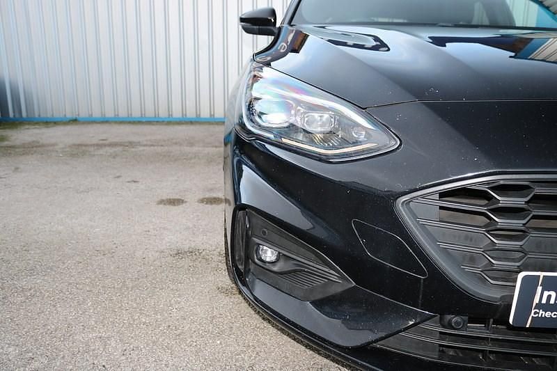 Used Ford Focus ST-Line X 120 HP (88 kW) 2020 Black Estate