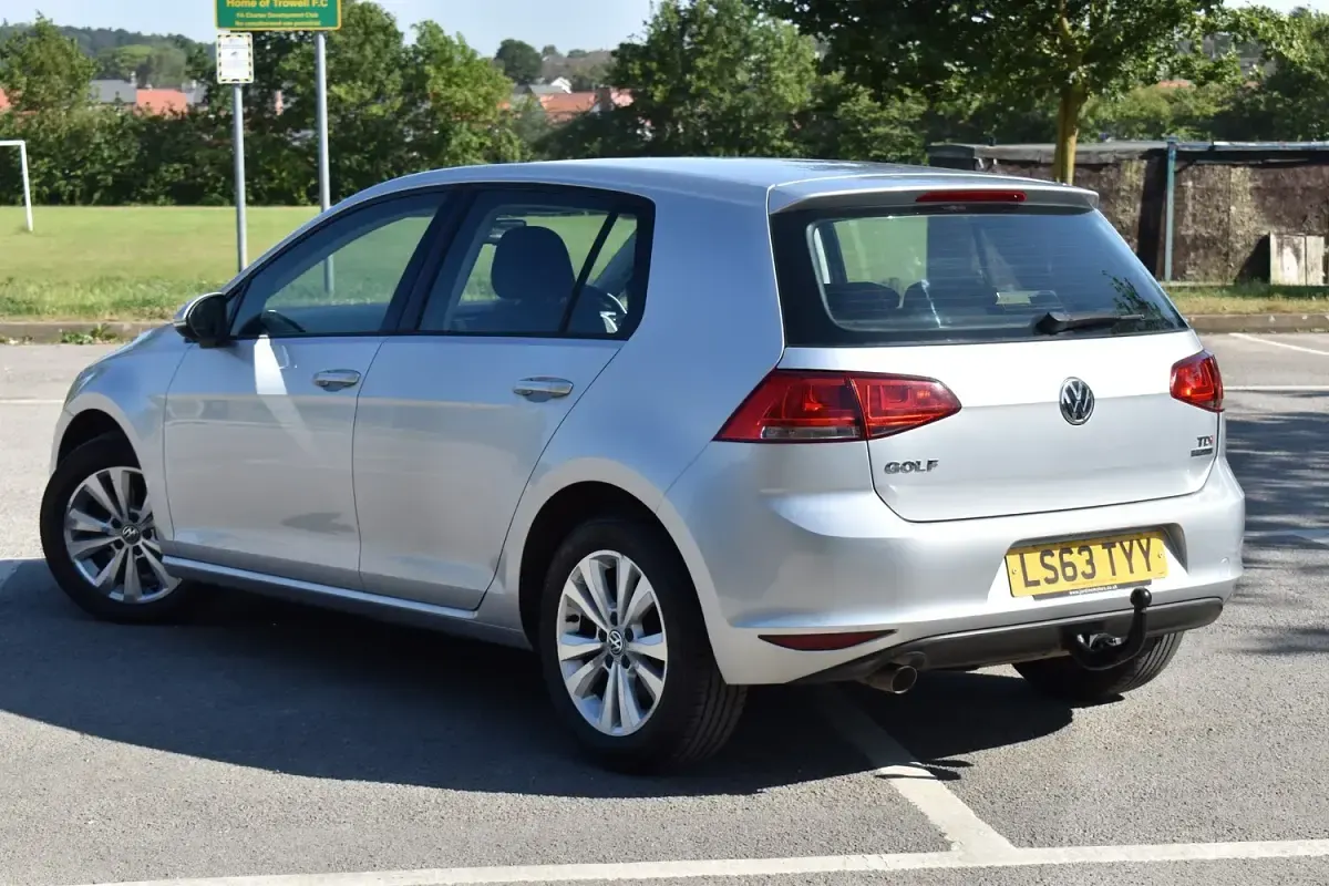 Used VW Golf VII SE 105 HP (77 kW) 2013 Silver Hatchback