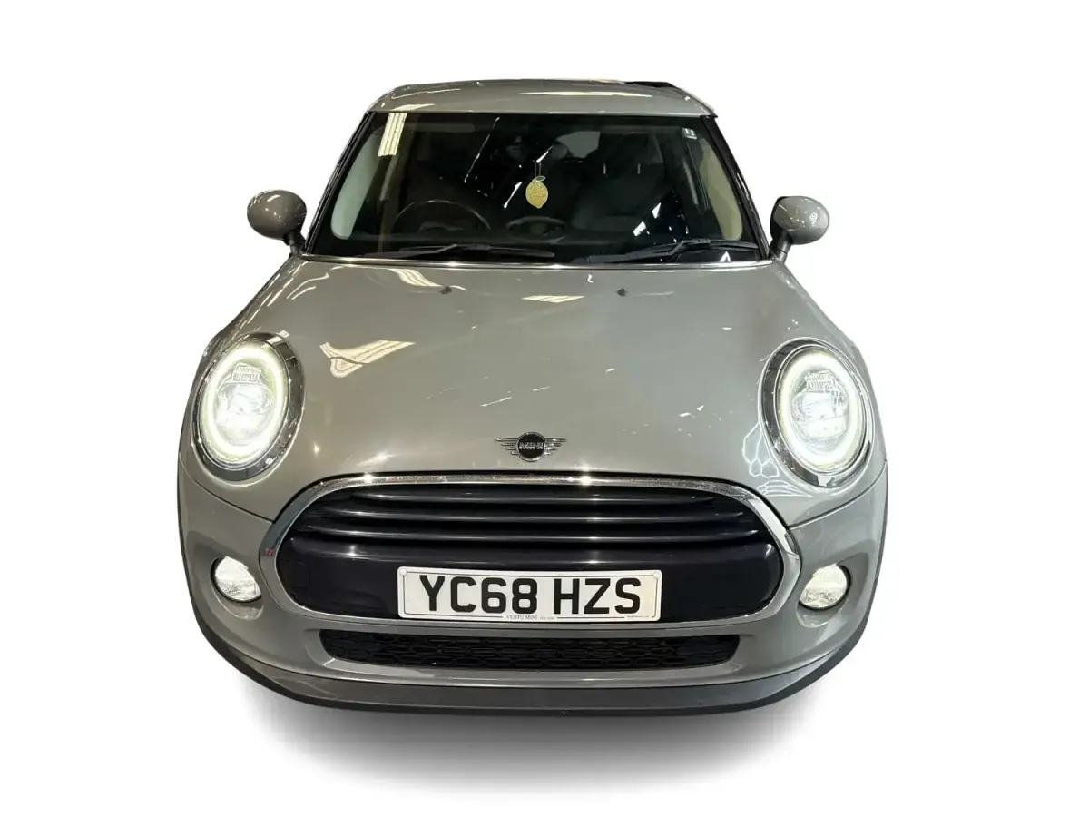 Begagnad Mini Cooper Hatch 2018 Grå Halvkombi