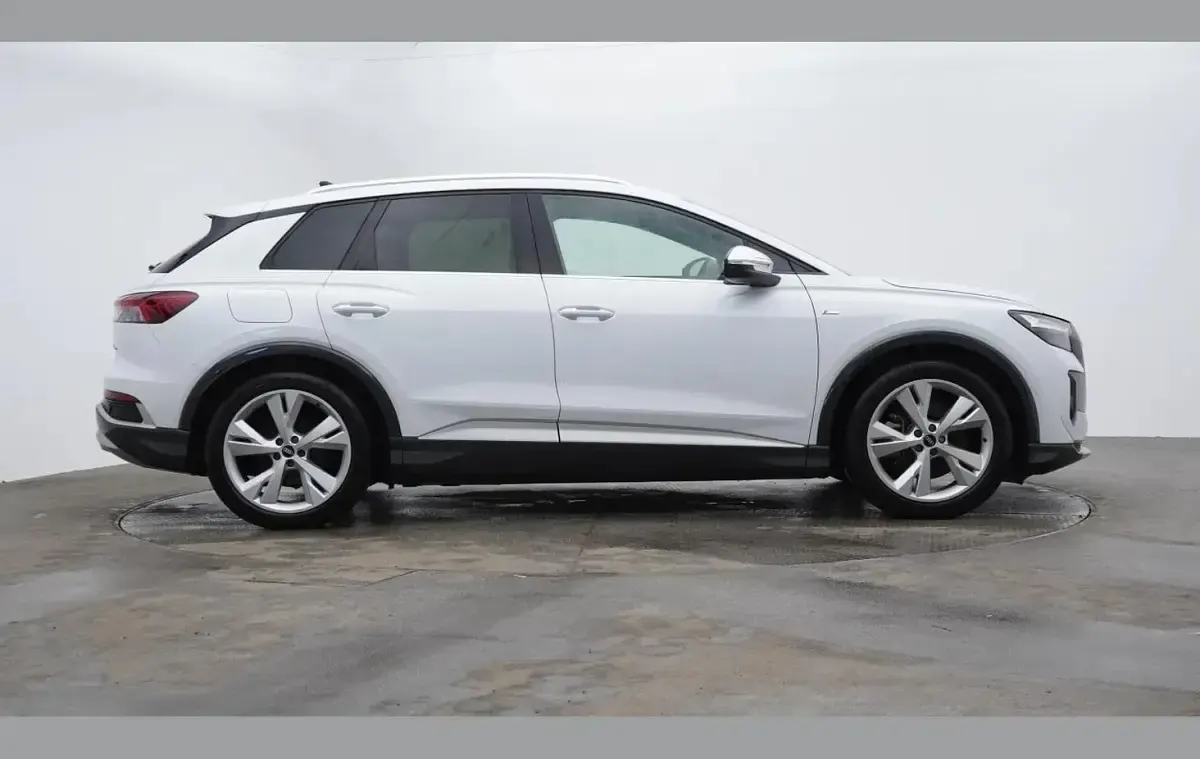 Used Audi Q4 e-tron S-Line 150 kW (204 HP) 2021 White SUV