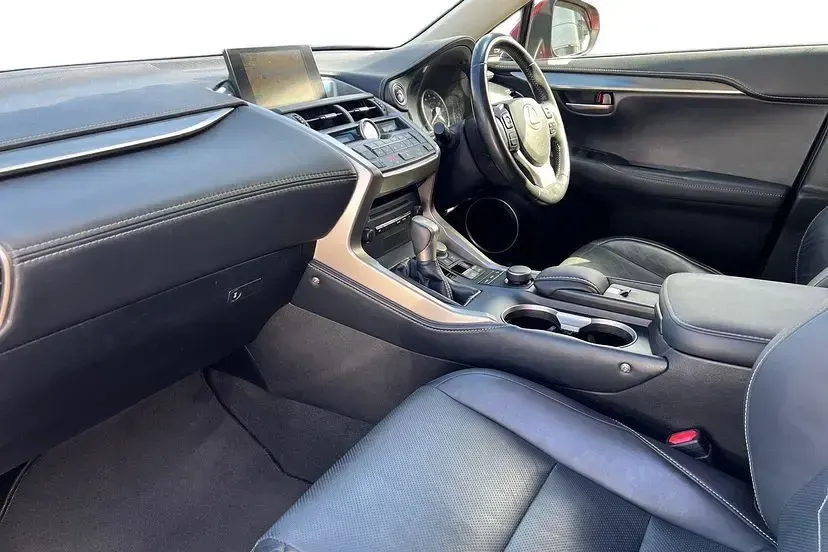 Used Lexus NX300h Luxury Line 194 HP (142 kW) 2017 Red SUV