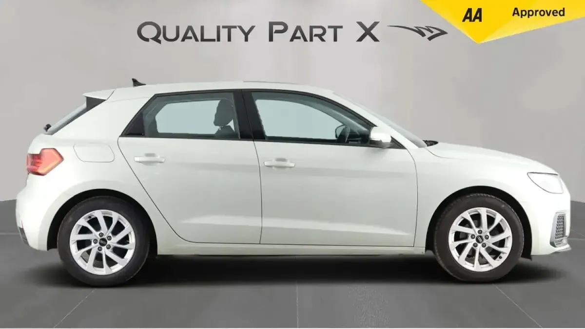 Used Audi A1 Sportback Sport 95 HP (69 kW) 2023 Silver Hatchback