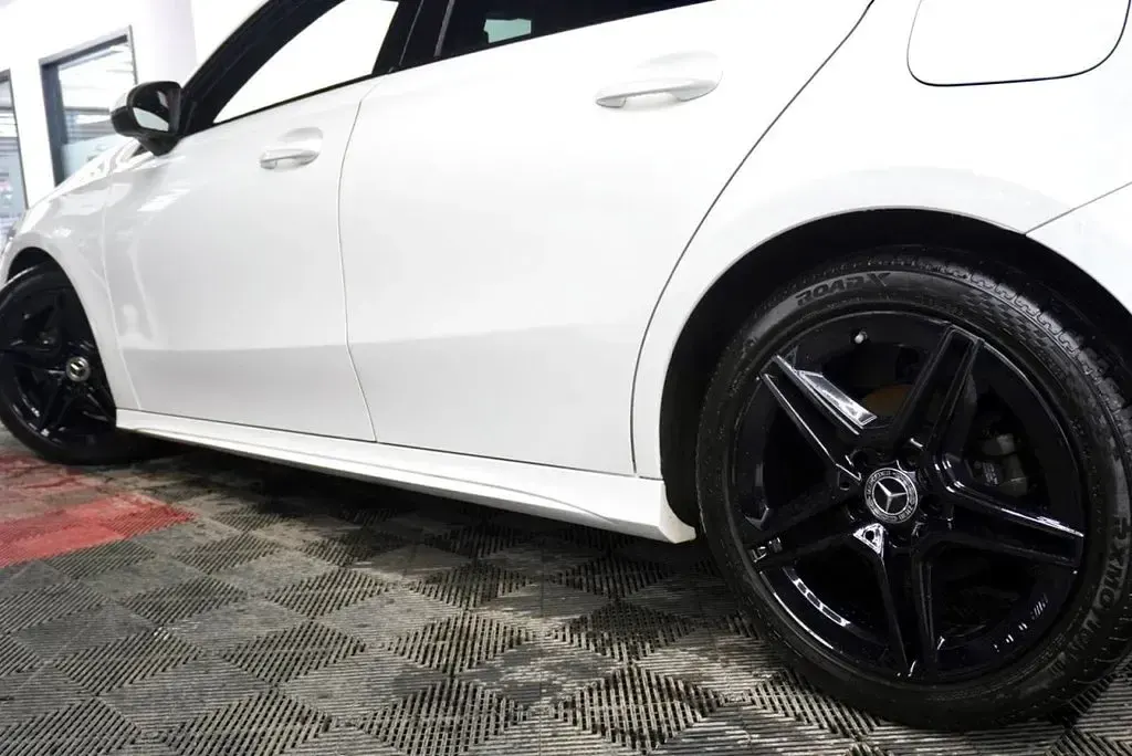 Used Mercedes A180 AMG Line Premium 116 HP (85 kW) 2019 White Hatchback