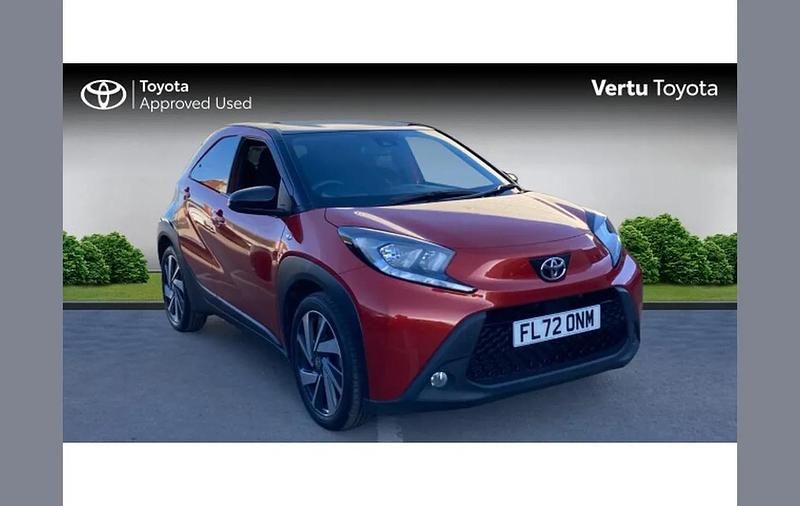 Used Toyota Aygo X 72 HP (52 kW) 2022 Red SUV