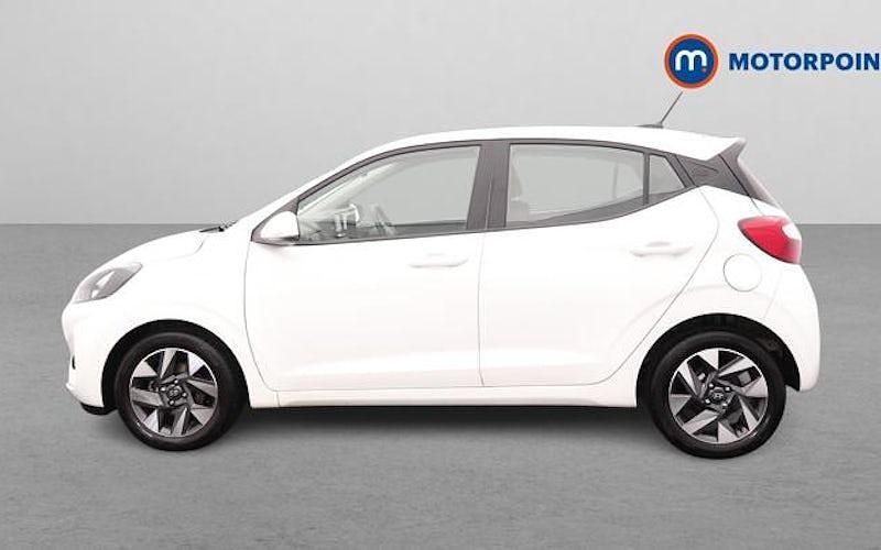 Used Hyundai i10 Advanced 63 HP (46 kW) 2025 White Hatchback