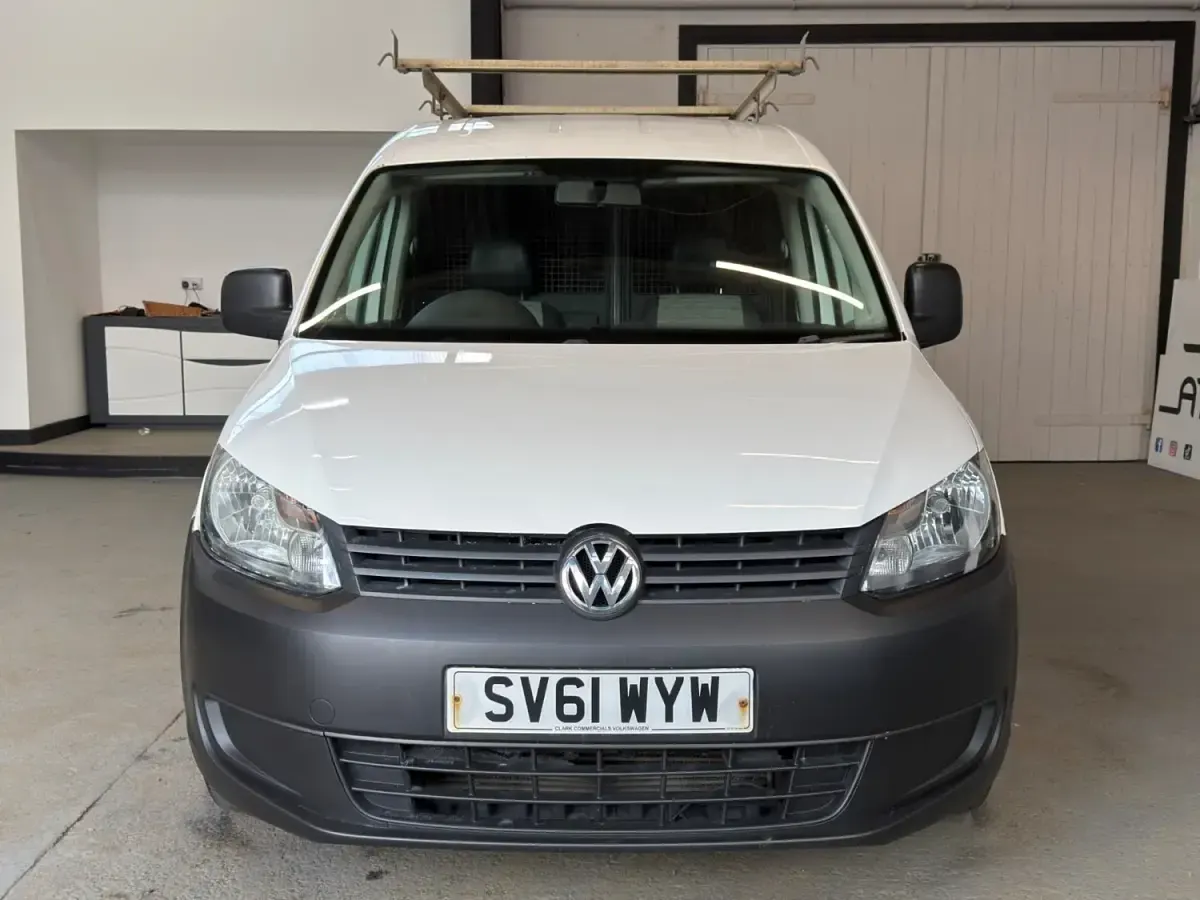Używany VW Caddy 75 KM (55 kW) 2011 Biały Minivan