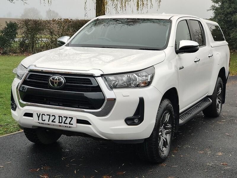 Used Toyota HiLux 150 HP (110 kW) 2022 White Pickup