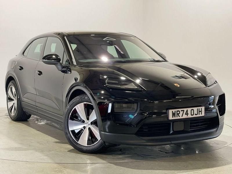 Black Used 2025 Porsche Macan SUV | £67,999 (Super price) - Image 1/4