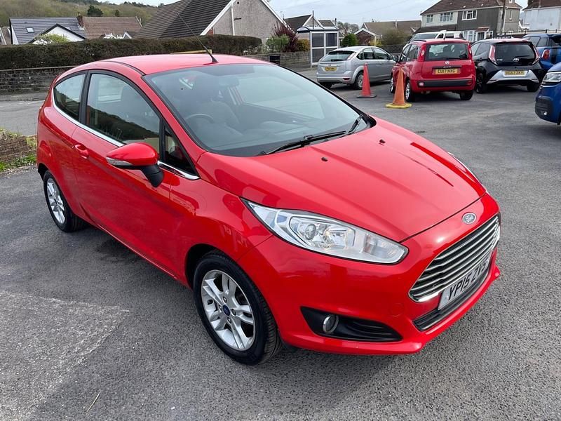 Used Ford Fiesta Zetec 2015 Red Hatchback